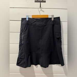🚨-50%🚨 Royal Robbins Black Cargo Skirt – Size 10🖤
